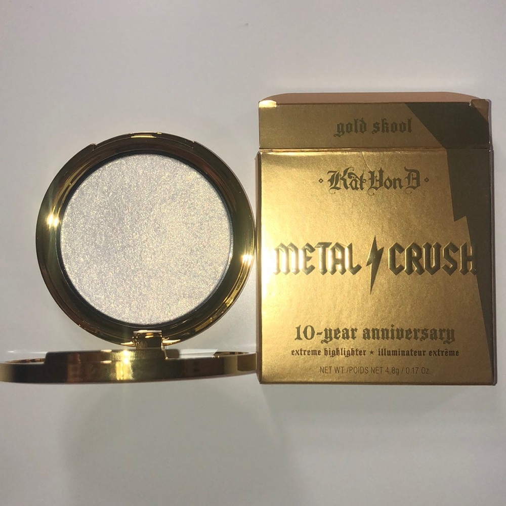 Kat Von D gold shool highlighter